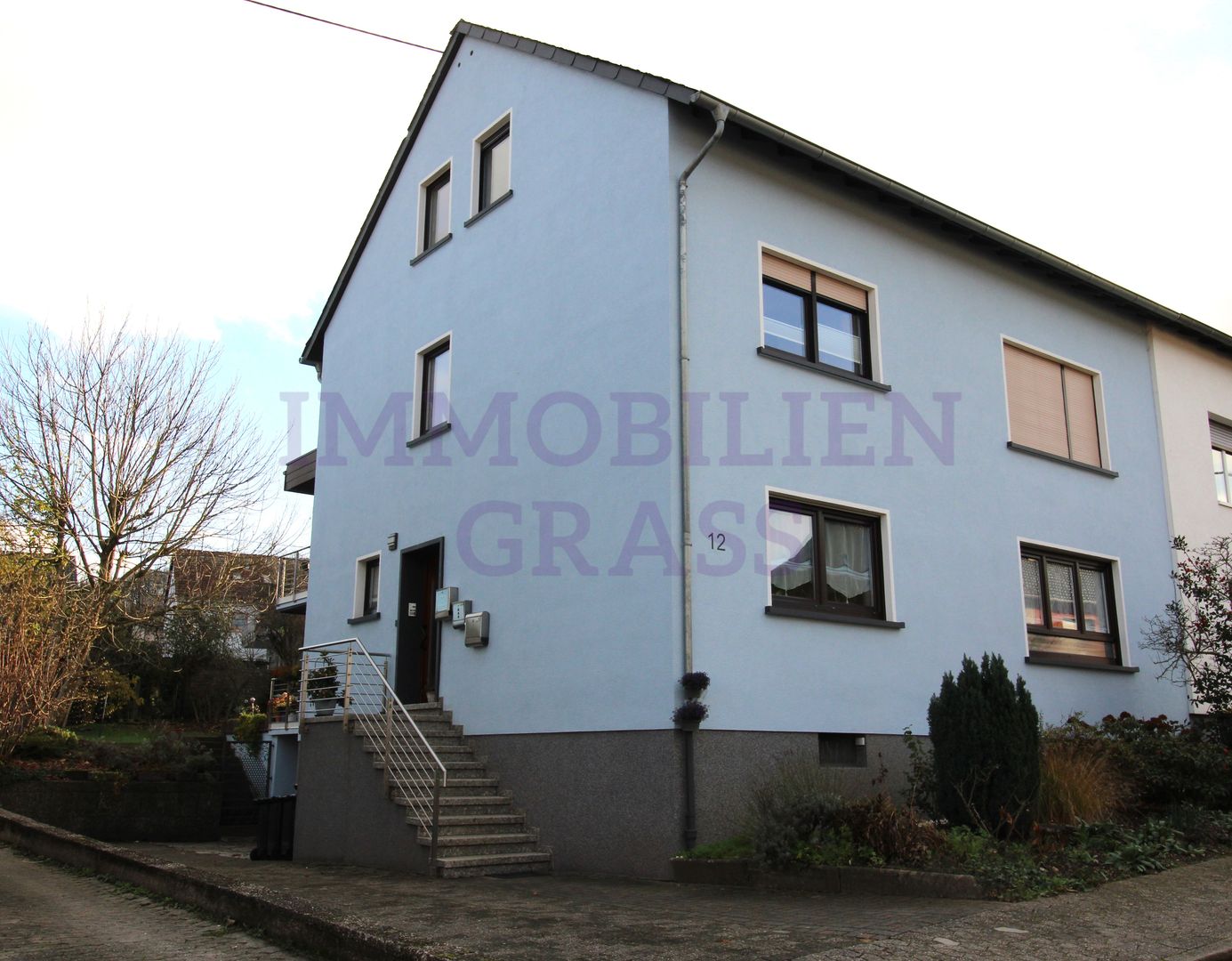 Reserviert - MODERN RENOVIERTE DACHGESCHOSSWOHNUNG IN GUTER WOHNLAGE VON ELVERSBER