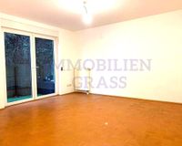 Wohnzimmer mit Ausgang zur Terrasse