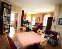 Wohn-Esszimmer mit Ausgang zur Terrasse