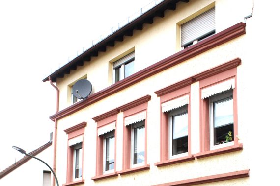 GEPFLEGES DREIFAMILIENHAUS IN GUTER UND ZENTRUMSNAHER LAGE VON NEUNKIRCHEN