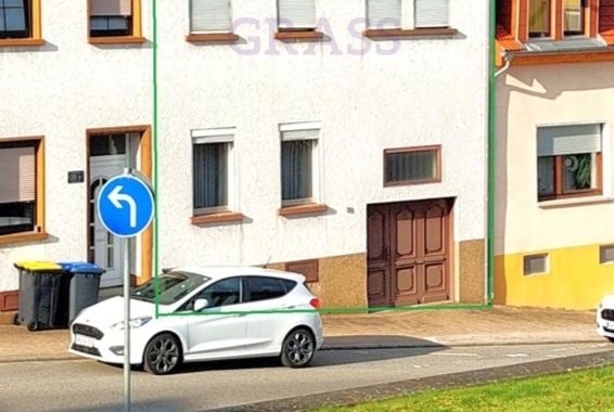 SEHR GEPFLEGTES EINFAMILIENHAUS NAHE DEM ORTSKERN VON SPIESEN