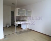 Küche mit Abstellraum